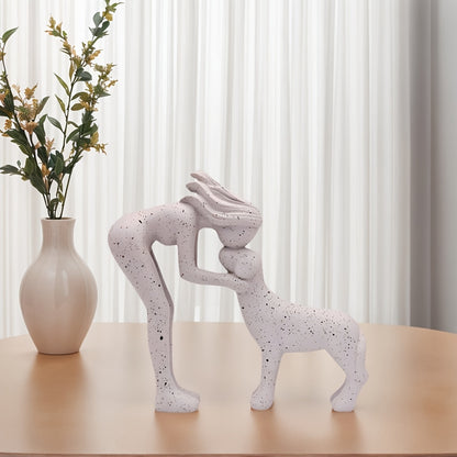 1pc Girl and Dog Friendship Resin Art, Statue of a Girl with Her Dog, Remember Their Bond, Beautiful Home Decor Gift for Those Who Share Friendship, Room Decoration, Reminder of a Girl Carrying Her Loyal Pet as Companion, Indoor & Outdoor Ornament