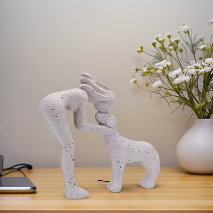 1pc Girl and Dog Friendship Resin Art, Statue of a Girl with Her Dog, Remember Their Bond, Beautiful Home Decor Gift for Those Who Share Friendship, Room Decoration, Reminder of a Girl Carrying Her Loyal Pet as Companion, Indoor & Outdoor Ornament